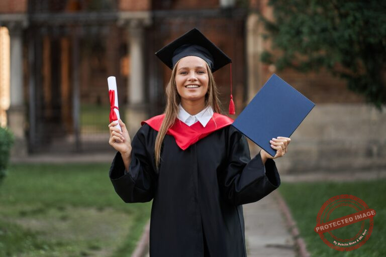 PhD Gelar Apa? Inilah Arti dan Makna Gelar Tertinggi